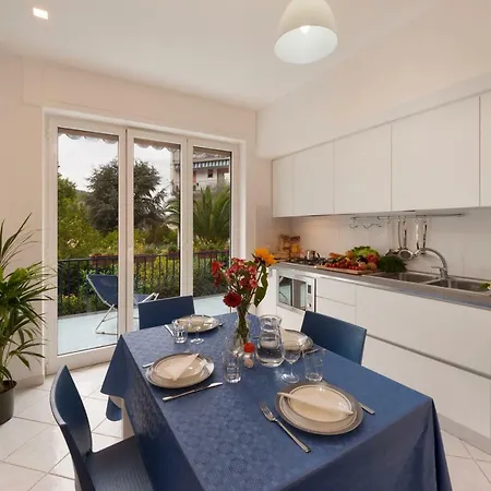 Hébergement de vacances Casa Aurora - In *